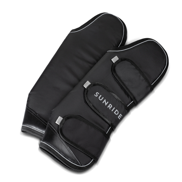 reflecting black frontside travel boots with reinforced hoof area in a set of 2 by sunride