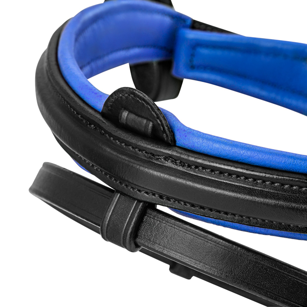 detailed view of detachable curb lash of blue padded english combined black leather bridle hawaii with silver mounting including reins