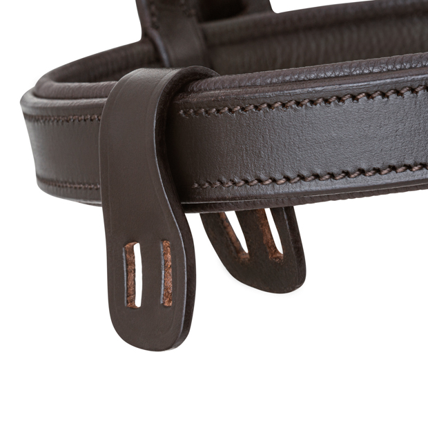 detailed view of detachable curb lash of english combined leather easy clip bridle berlin brown with golden mounting including reins