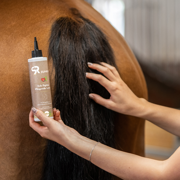 itch fighter caring lotion in 250 ml bottle by sunride used on a horse